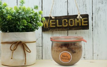 Welcome sign and home decor with space copy background